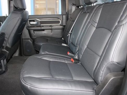 Used 2024 RAM 2500 Big Horn w/ Sport Appearance Package image 24