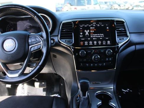Used 2021 Jeep Grand Cherokee Laredo X RWD image 11