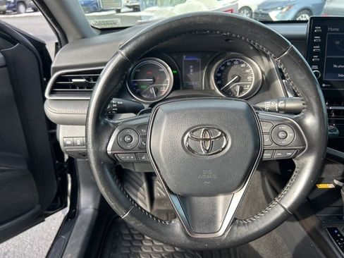 Used 2022 Toyota Camry SE image 17