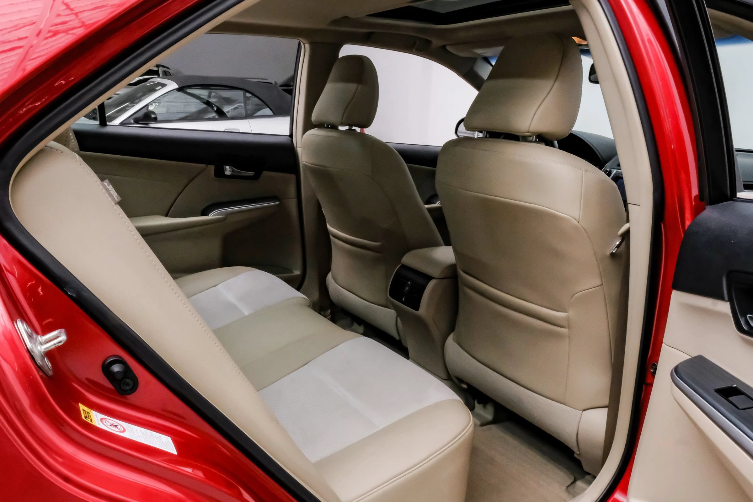 Used 2013 Toyota Camry XLE w/ Leather Pkg FWD image 37