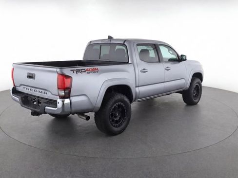 Used 2016 Toyota Tacoma TRD Sport w/ Towing Package AWD/4WD image 4