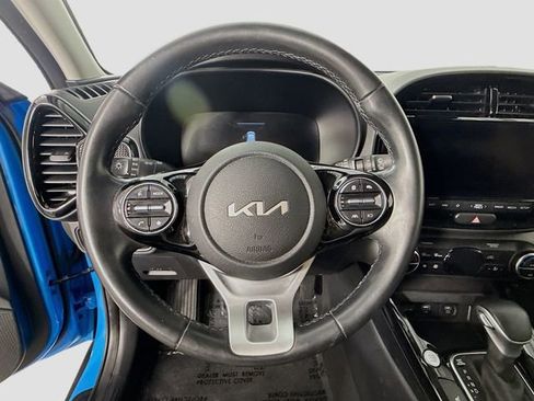 Used 2023 Kia Soul EX image 11
