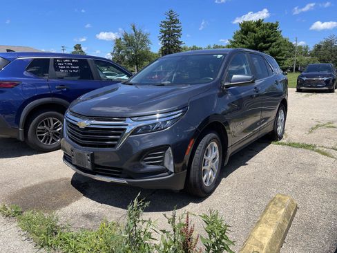 Used 2022 Chevrolet Equinox LT w/ Driver Convenience Package AWD/4WD image 1