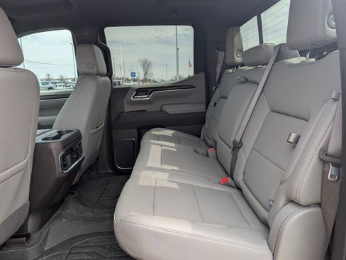 Used 2024 GMC Sierra 1500 SLT w/ SLT Convenience Package image 28