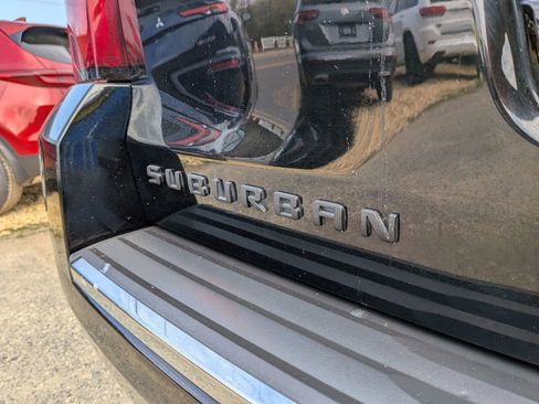 Used 2017 Chevrolet Suburban Premier image 20