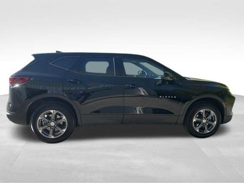 Used 2025 Chevrolet Blazer LT AWD/4WD image 8
