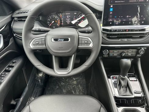 New 2026 Jeep Compass Latitude image 14