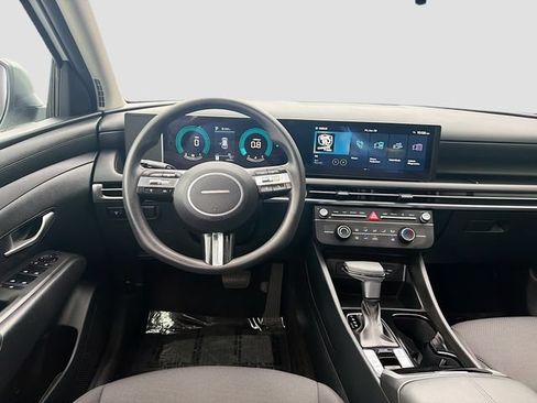 Certified 2025 Hyundai Tucson SE FWD image 21
