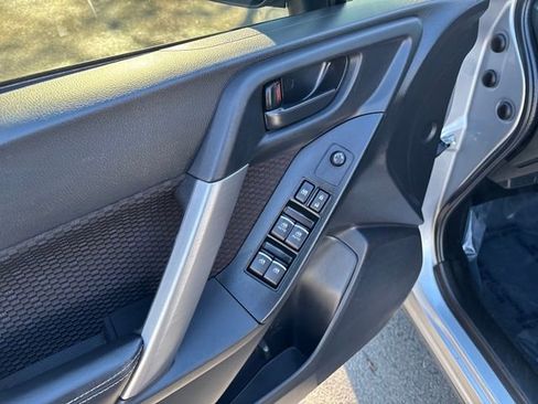 Used 2018 Subaru Forester 2.5i Premium image 13