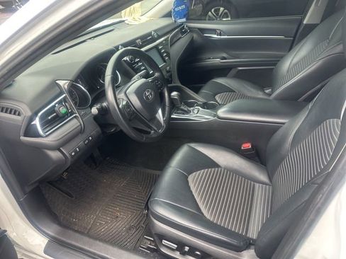 Used 2018 Toyota Camry SE image 15