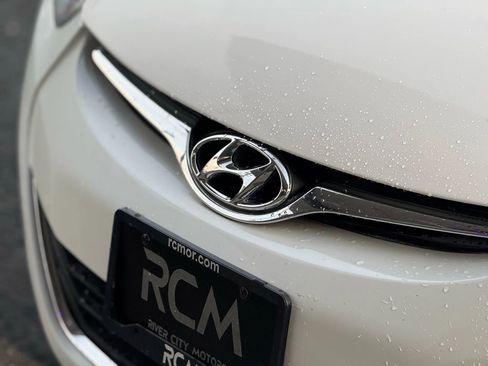 Used 2015 Hyundai Elantra SE image 9