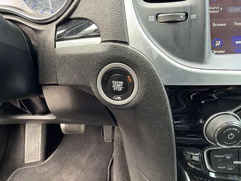 Used 2023 Chrysler 300 Touring RWD image 17