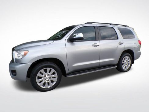 Used 2015 Toyota Sequoia Platinum AWD/4WD image 3