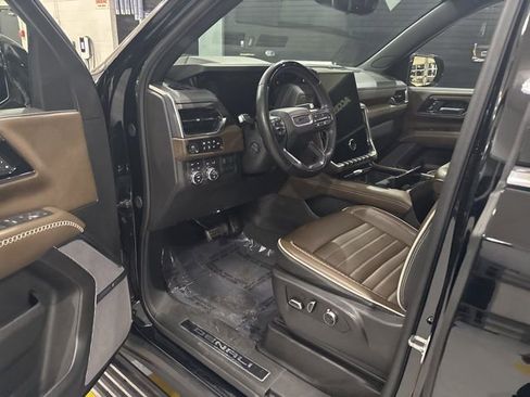 Used 2025 GMC Yukon Denali Ultimate image 12