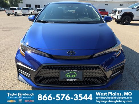Used 2022 Toyota Corolla SE FWD image 3