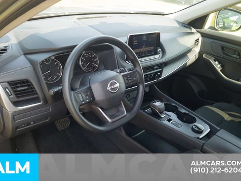 Used 2025 Nissan Rogue S AWD/4WD image 6