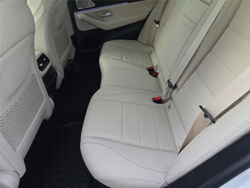 Used 2025 Mercedes-Benz GLE 350 4MATIC image 17