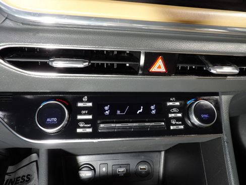 Used 2021 Hyundai Sonata Limited FWD image 16