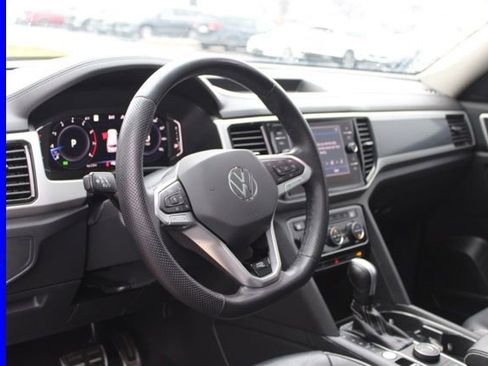 Used 2023 Volkswagen Atlas SEL Premium image 19