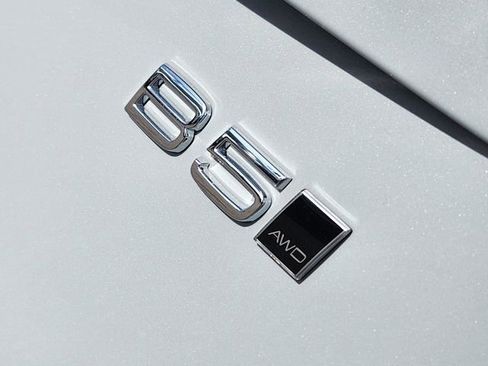 Certified 2025 Volvo XC90 B5 Core w/ Protection Package Premier image 18