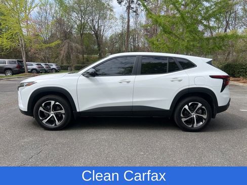 Used 2025 Chevrolet Trax RS w/ Sunroof Package image 3