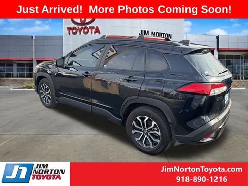 Used 2024 Toyota Corolla Cross SE image 6