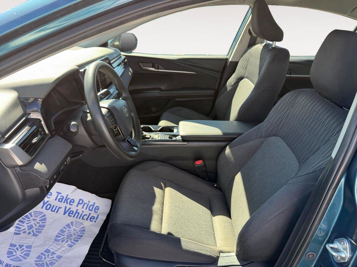 Used 2025 Toyota Camry LE FWD image 9