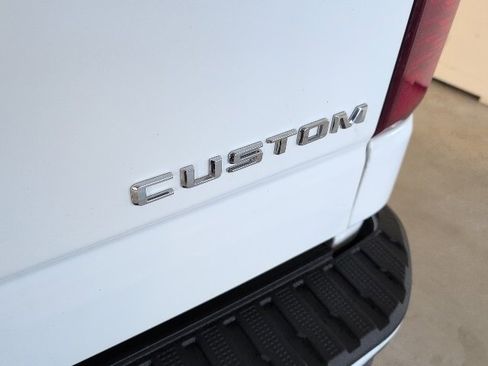 Used 2023 Chevrolet Silverado 1500 Custom image 32