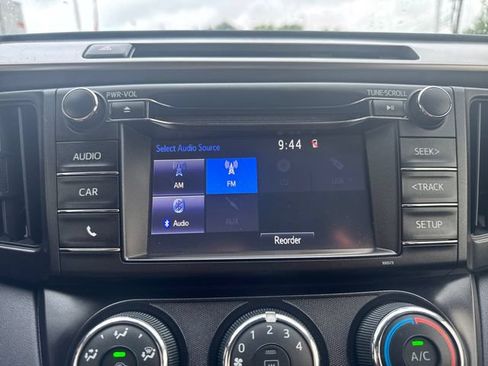 Used 2016 Toyota RAV4 LE AWD/4WD image 20