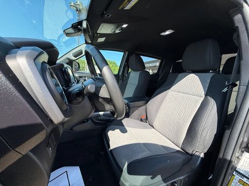 Used 2022 Toyota Tacoma TRD Sport AWD/4WD image 19