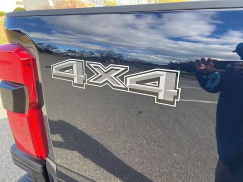 Used 2025 Ford F350 Lariat w/ Black Appearance Package image 44