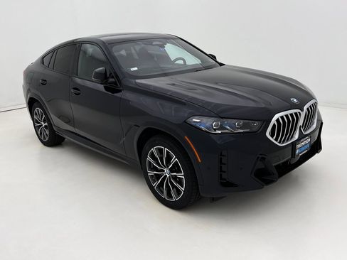 Certified 2024 BMW X6 xDrive40i w/ Premium Package AWD/4WD image 2