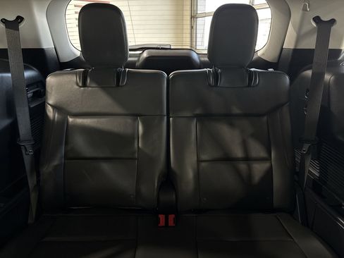 Used 2025 Ford Explorer Active w/ Active Comfort Package image 23