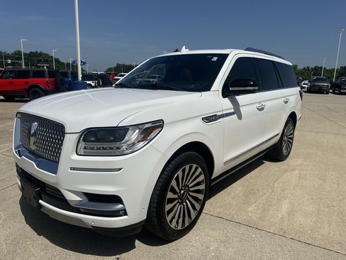 Used 2021 Lincoln Navigator Reserve w/ Luxury Package AWD/4WD image 13