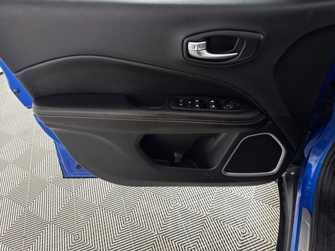 Used 2018 Jeep Compass Latitude w/ Popular Equipment Group image 10