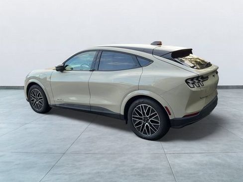 Certified 2025 Ford Mustang Mach-E Premium AWD/4WD image 4