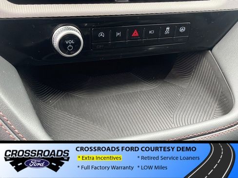 New 2025 Ford Explorer Active image 12