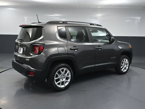 Used 2021 Jeep Renegade Latitude w/ Convenience Group AWD/4WD image 4
