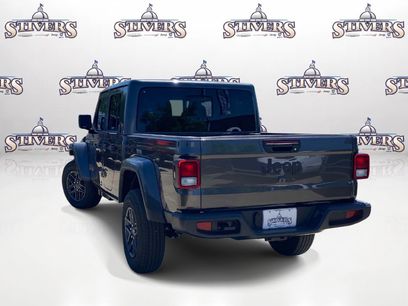 New 2026 Jeep Gladiator Sport