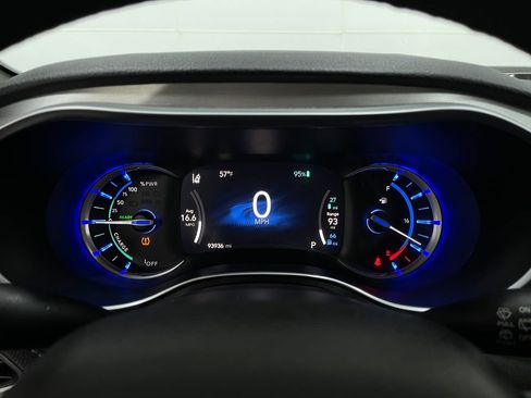 Used 2021 Chrysler Pacifica Limited w/ Premium & Safety Sphere Group image 21