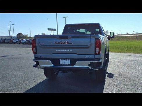 New 2026 GMC Sierra 2500 SLE image 7