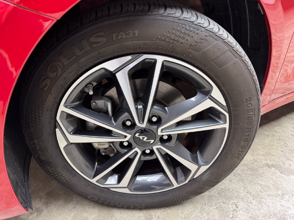 Used 2023 Kia Forte LXS w/ LXS Technology Package FWD image 30