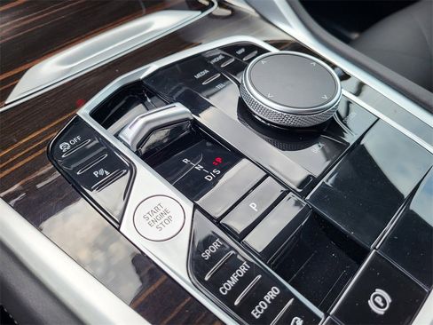 Used 2025 BMW X6 xDrive40i image 13