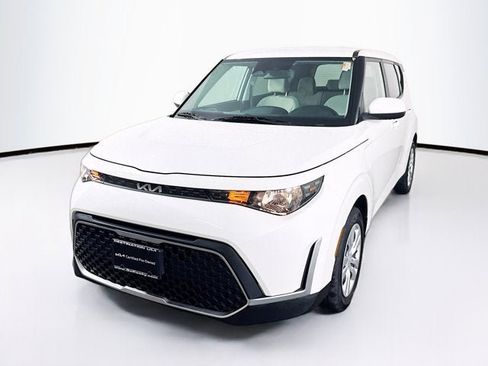 Certified 2023 Kia Soul LX image 1