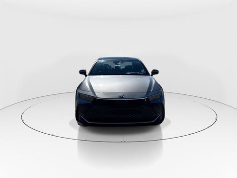 Used 2025 Toyota Crown Platinum image 3