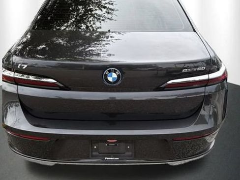 Used 2024 BMW i7 eDrive50 w/ Premium Package RWD image 5