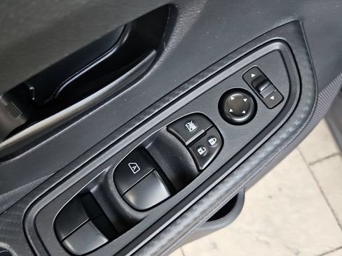 Used 2025 Nissan Versa S FWD image 24