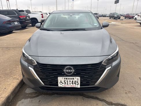 Used 2024 Nissan Sentra SV image 2