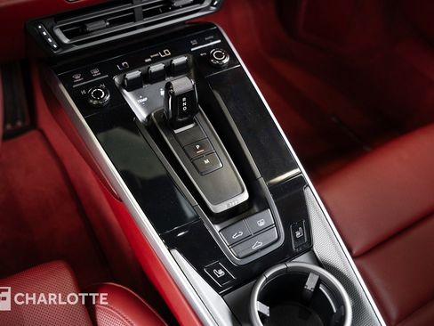 Used 2022 Porsche 911 Turbo image 32