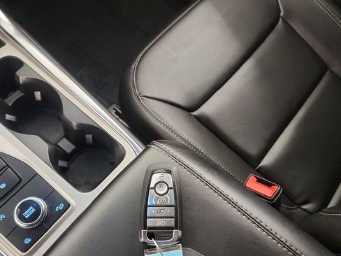 Used 2023 Ford Explorer XLT w/ Equipment Group 202A image 22